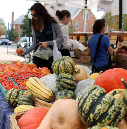 Customers can grab and bag locally grown goods with ease.